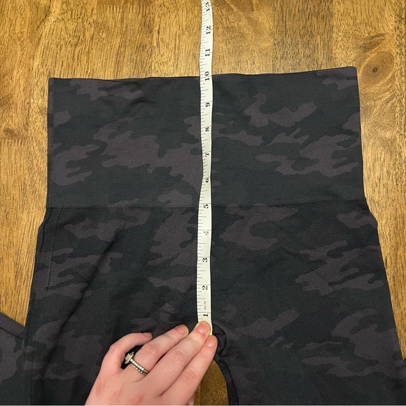 Spanx Look At Me Now Seamless Leggings Size M Athletic Workout Athleisure Womens - Picture 7 of 9